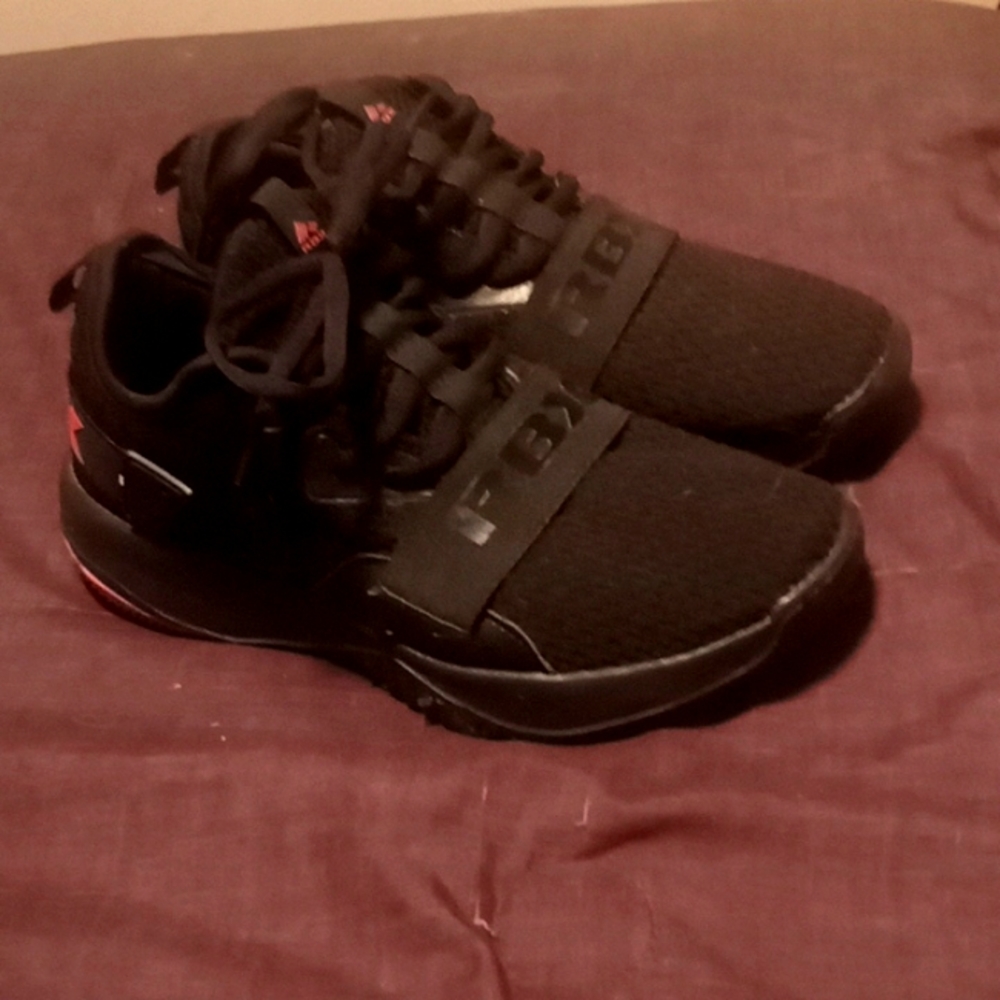 Womens reebok shoes